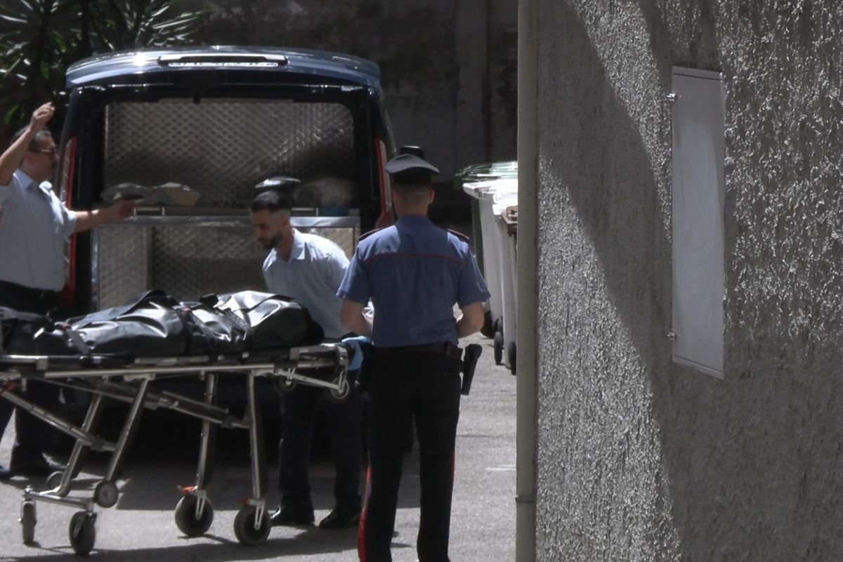 Roma, 88enne uccide la moglie con un colpo di pistola e si toglie la vita