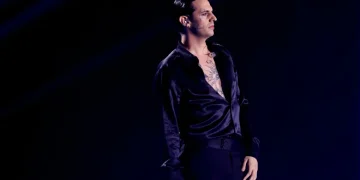 Achille Lauro sul palco. Conquista lo Stadio Olimpico di Roma con 60mila spettatori