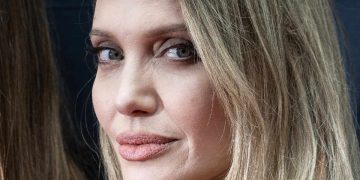 Angelina Jolie: Dieci anni senza relazioni, ora i figli sono grandi e torno a vivere