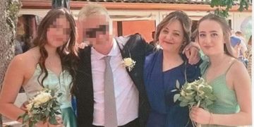Scatto della famiglia con prensenti Antonella Di Ielsi e sua figlia Sara, morte per avvelenamento da ricina