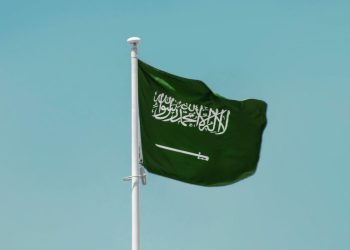 Bandiera dell'Arabia Saudita. Alleanza STEP: nasce il patto militare guidato dall’Arabia Saudita nel mondo arabo