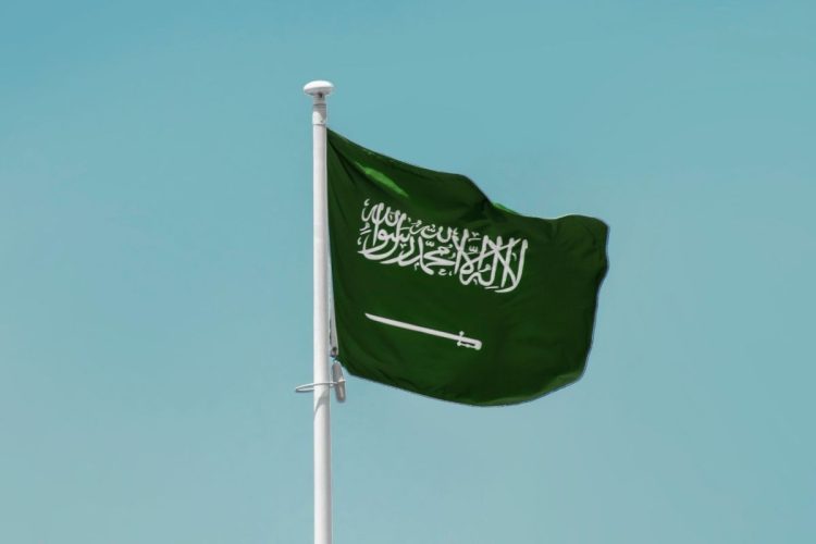 Bandiera dell'Arabia Saudita. Alleanza STEP: nasce il patto militare guidato dall’Arabia Saudita nel mondo arabo