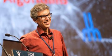 foto a mezzo busto scattata a Yoshua Bengio