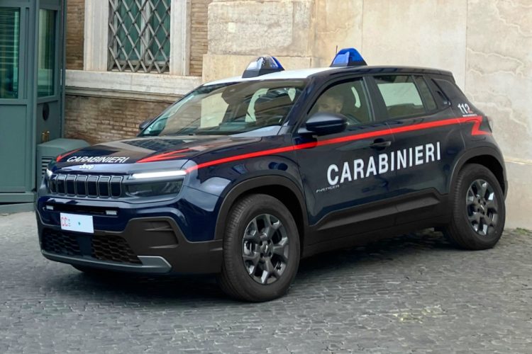 Carabinieri-Jeep-Avenger-electrique-Roma-Via-della-Dataria-byMmeRundvald.jpg