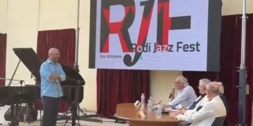 Zalone laurea honoris causa in Jazz, ma il mondo della musica contesta la scelta