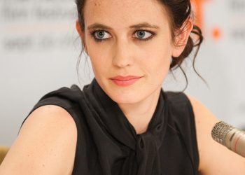 Eva Green ferita sul set di Wednesday: riprese sospese, l'attrice in ospedale