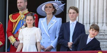 Famiglia reale, presenti principe William, Principessa Kate Middleton, Principe George e Charlotte. Il principe George inizierà a frequentare il prestigioso Eton College da settembre
