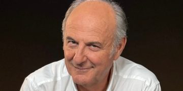 Gerry Scotti riceve la laurea honoris causa: Non si smette mai di essere studenti
