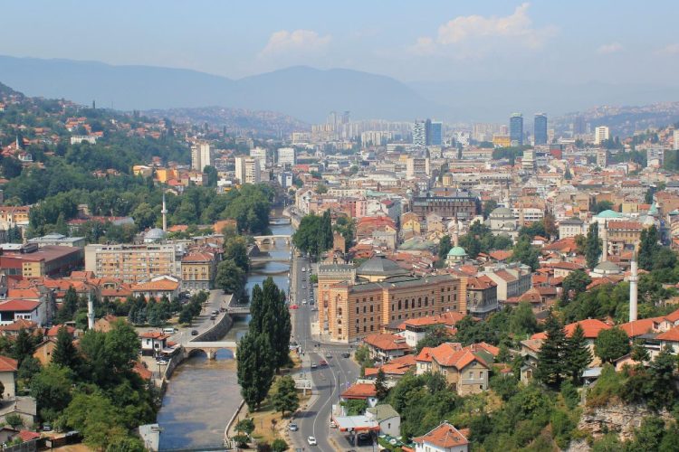 I cecchini del weekend a Sarajevo negli anni '90 - nella foto, Sarajevo