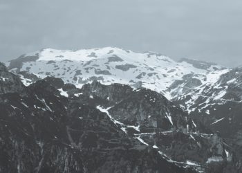 Il Pasubio visto dal Monte Novegno Schio Vicenza - panoramio.jpg
