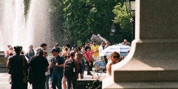 Caldo in strada. Londra, annullato il summit sul caldo estremo... per il troppo caldo