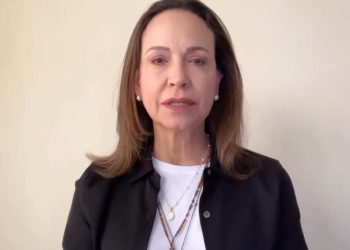 Machado vuole tornare in Venezuela - nella foto, la leader dell'opposizione