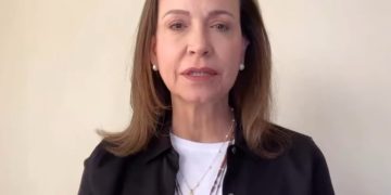 Machado vuole tornare in Venezuela - nella foto, la leader dell'opposizione
