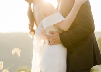 Immagine di due sposi per matrimonio in Toscana