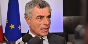Mauro Moretti 2012.jpg
