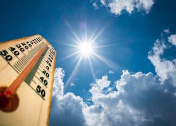 Caldo record: 17 città italiane in allerta rossa, Francia blocca scuole e treni