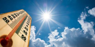 Caldo record: 17 città italiane in allerta rossa, Francia blocca scuole e treni