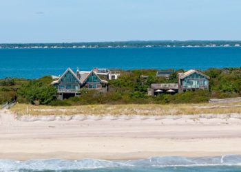 La villa di Michael Kors in riva al mare. Michael Kors vende la sua villa di lusso a Fire Island per 6,25 milioni