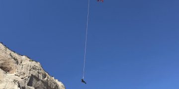 Elisoccorso in montagna. Straniero ferito salvato all’alba a 2.000 metri nel vallone sopra Bardonecchia