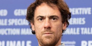 Elio Germano. Netflix non dovrà dare più dati agli attori il Consiglio di Stato respinge il ricorso promosso da Artisti 7607 guidati da Elio Germano