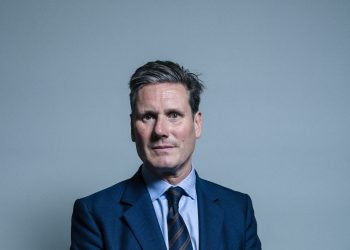 Keir Starmer e gli incendi dolosi, l'inchiesta che rivela la pista russa - nella foto, Starmer