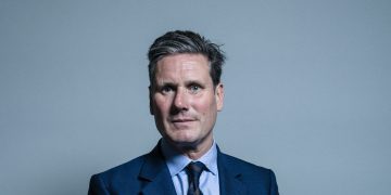 Keir Starmer e gli incendi dolosi, l'inchiesta che rivela la pista russa - nella foto, Starmer