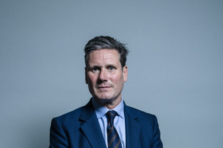 Keir Starmer e gli incendi dolosi, l'inchiesta che rivela la pista russa - nella foto, Starmer