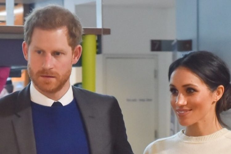 Principe Harry e moglie Meghan Markle. Scorta negata per il viaggio a Londra del duca di Sussex: saltano i piani con Meghan e i figli?