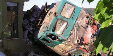 Treno deragliato. Toscana, treno deraglia nel Fiorentino: nessun ferito