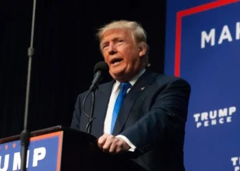 Il presidente degli Usa Donald Trump impone sanzioni sul Presidente di Cuba - nella foto, Donald Trump