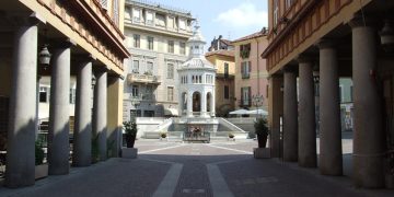 Una immagine del centro di Acqui Terme, città in cui debutterà una assessora generata con l'AI