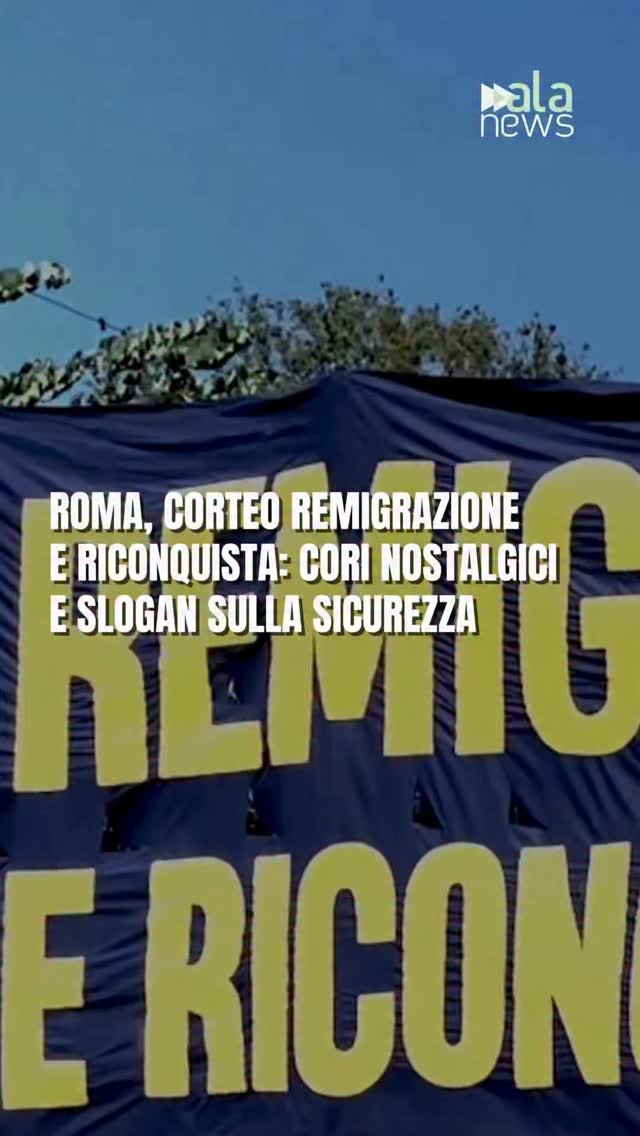 Bandiere tricolori, fumogeni e slogan politici hanno caratterizzato la manifest…
