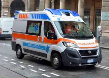 Sparatoria a Verona, ferito un trentenne - nella foto un'ambulanza