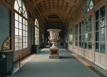 Interno delle Gallerie degli Uffizi a Firenze. Chiusura per guasto all'aria condizionata
