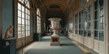 Interno delle Gallerie degli Uffizi a Firenze. Chiusura per guasto all'aria condizionata