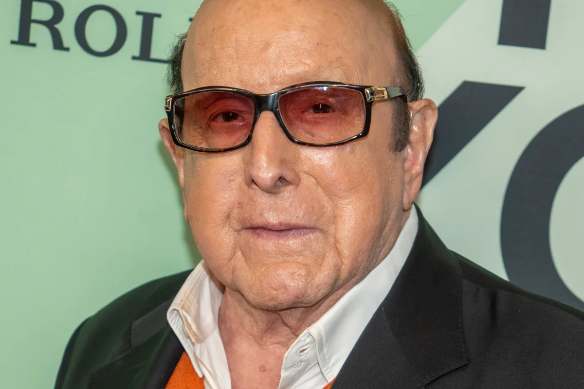 Addio a Clive Davis, l’uomo che scoprì Joplin e Whitney Houston aveva 94 anni