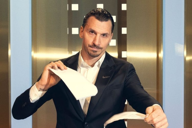 Milan, la protesta dei tifosi travolge Ibrahimovic