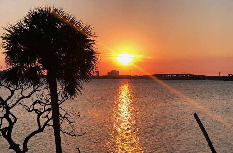 daylenc22-sunset-4389737_1280.jpg