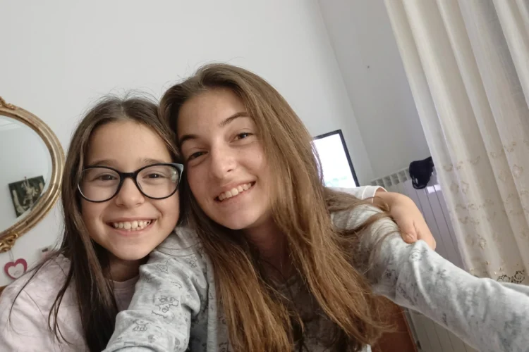selfie delle due sorelle scomparse in Abruzzo