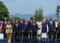 Leader del G7 posano insieme durante il vertice in Francia