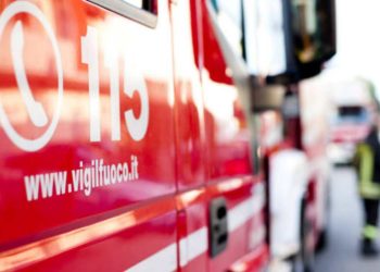 Incendio oggi a Pisa nello stabilimento della azienda Delca Energy