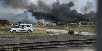 Fidene, incendio blocca i treni FL1: fumo e danni in un'area Rfi, indagini sulle cause