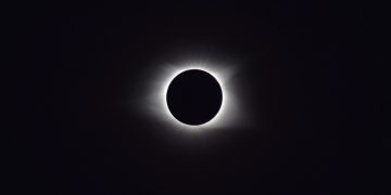 leoleobobeo-solar-eclipse-2017-2670351_1280.jpg
