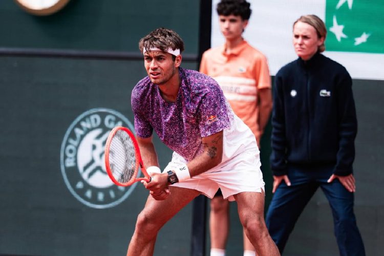 Immagine di Flavio Cobolli durante una partita al Roland Garros 2026