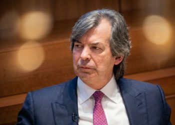 Intesa Sanpaolo guidata da Carlo Messina ha lanciato un’Opas volontaria totalitaria su Mps dal valore massimo di circa 30,6 miliardi di euro