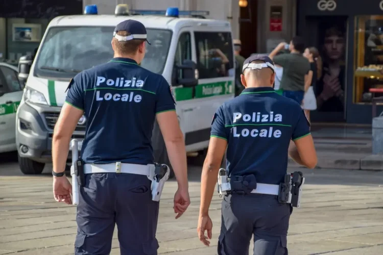 Napoli, kalashnikov e spari in piazza: è la quinta "stesa" in pochi giorni