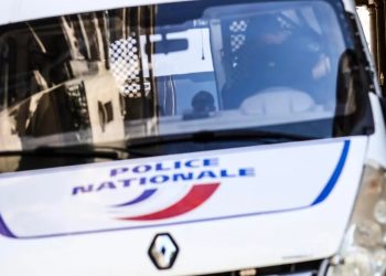 auto della polizia francese