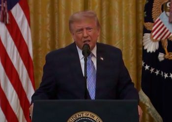 Trump nel discorso alla Nazione: "Le elezioni Usa sono a rischio brogli, la Cina ha rubato dati"
