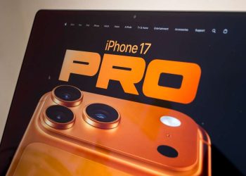 Nuovi iPhone: utenti segnalano graffi facili, esplode il caso “scratchgate”