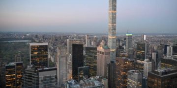 A rischio crollo il grattacielo 432 Park a New York